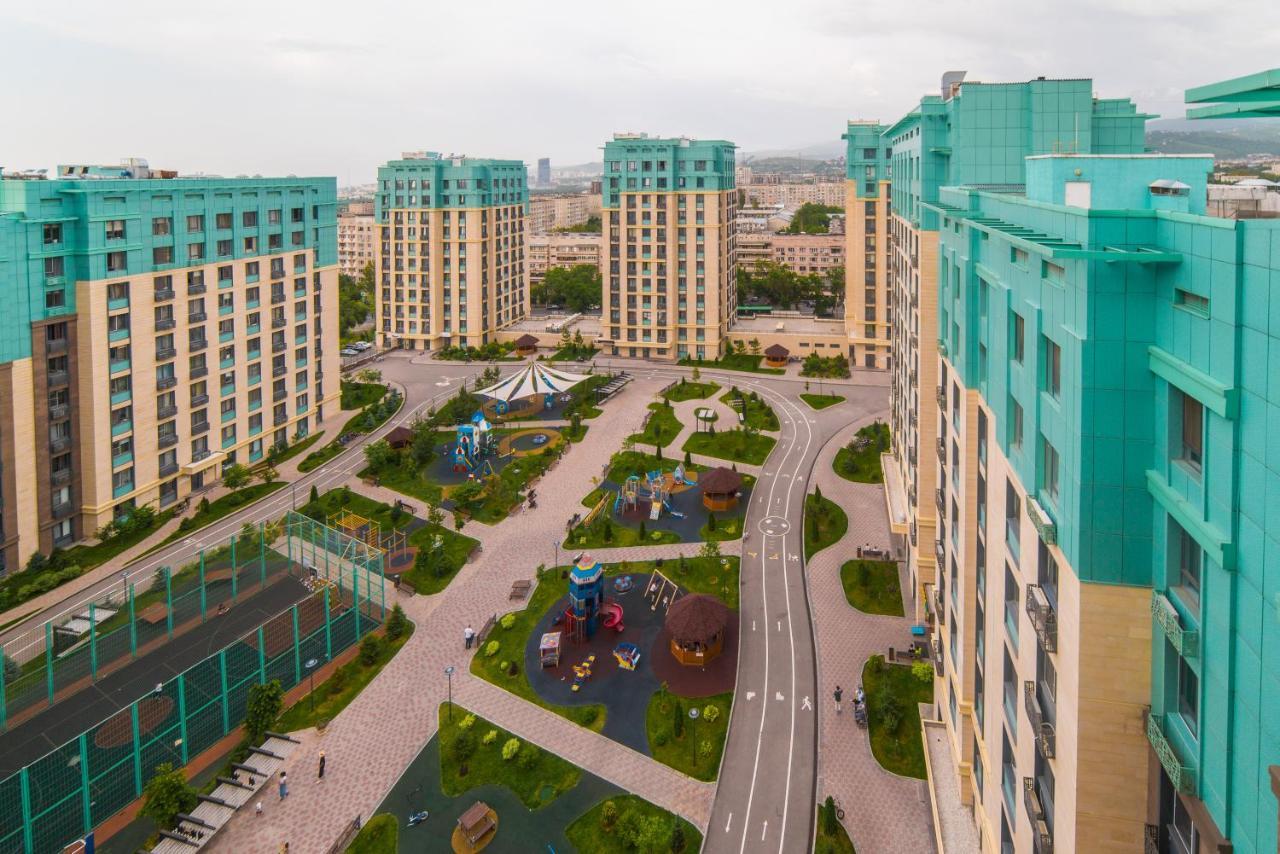 Manica Gagarin Park Apartamento Almatý Exterior foto
